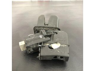 bontott AUDI A4 B8 Csomagtérajtó Zárszerkezet