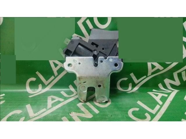 bontott AUDI A4 B8 Csomagtérajtó Zárszerkezet