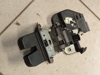 bontott AUDI A4 B8 Csomagtérajtó Zárszerkezet