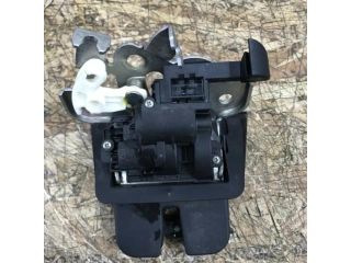 bontott AUDI A4 B8 Csomagtérajtó Zárszerkezet