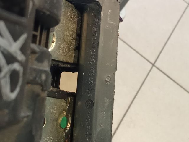 bontott AUDI A4 B8 Csomagtérajtó Zárszerkezet