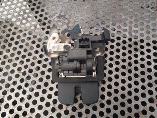 bontott AUDI A4 B8 Csomagtérajtó Zárszerkezet