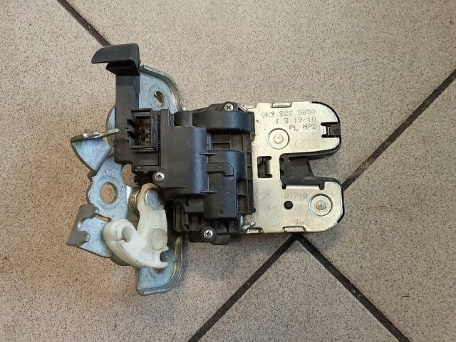 bontott AUDI A4 B8 Csomagtérajtó Zárszerkezet