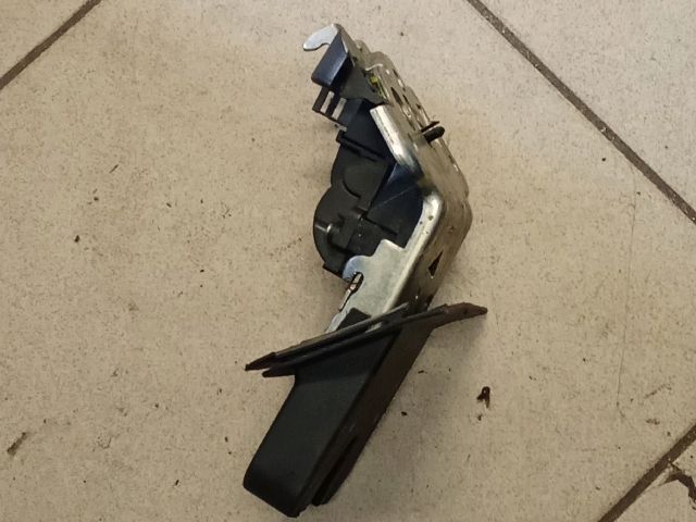 bontott AUDI A4 B8 Csomagtérajtó Zárszerkezet