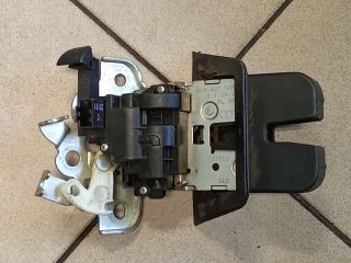 bontott AUDI A4 B8 Csomagtérajtó Zárszerkezet