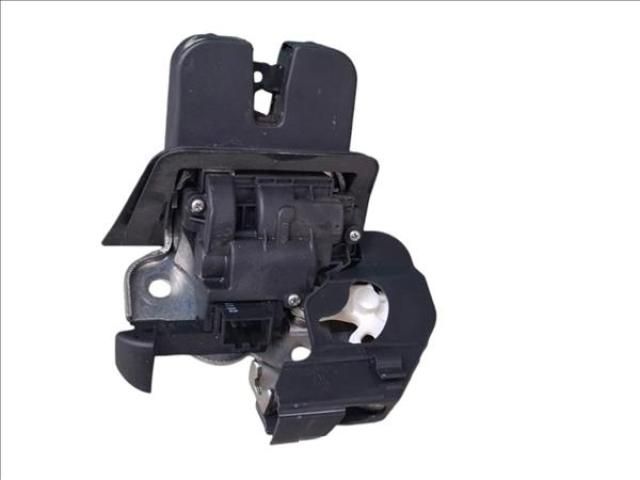 bontott AUDI A4 B8 Csomagtérajtó Zárszerkezet