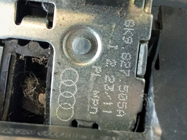 bontott AUDI A4 B8 Csomagtérajtó Zárszerkezet