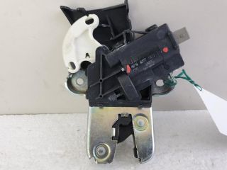 bontott AUDI A4 B8 Csomagtérajtó Zárszerkezet