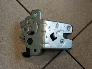 bontott AUDI A4 B8 Csomagtérajtó Zárszerkezet