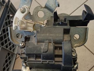 bontott AUDI A4 B8 Csomagtérajtó Zárszerkezet