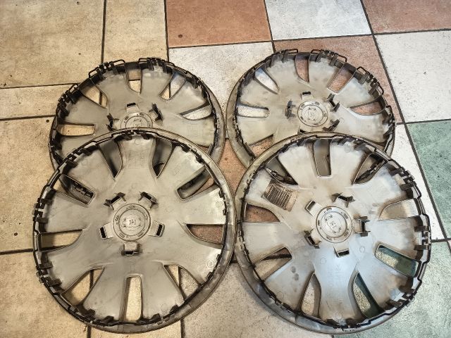 bontott AUDI A4 B8 Dísztárcsa Szett