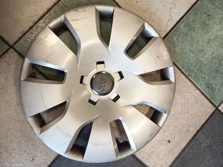 bontott AUDI A4 B8 Dísztárcsa Szett
