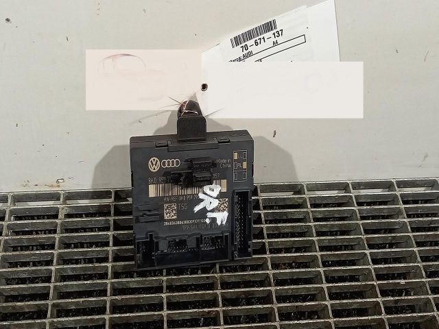 bontott AUDI A4 B8 Elektronika (Magában)