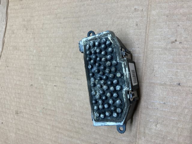 bontott AUDI A4 B8 Előtét Ellenállás Fűtőmotor