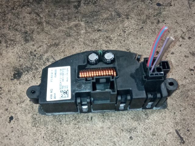 bontott AUDI A4 B8 Előtét Ellenállás Fűtőmotor