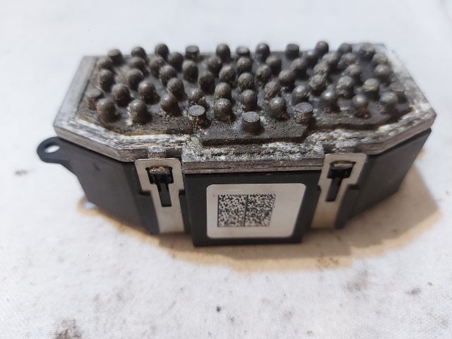 bontott AUDI A4 B8 Előtét Ellenállás Fűtőmotor