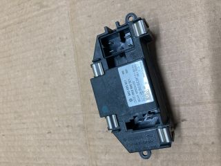 bontott AUDI A4 B8 Előtét Ellenállás Fűtőmotor