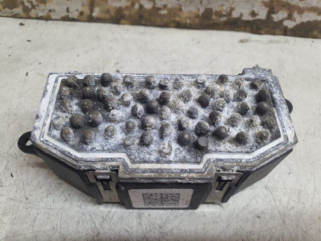 bontott AUDI A4 B8 Előtét Ellenállás Fűtőmotor