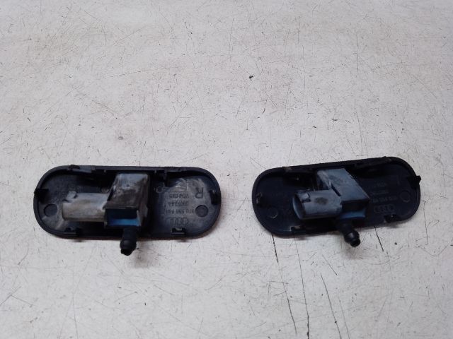 bontott AUDI A4 B8 Első Ablakmosó Fúvóka