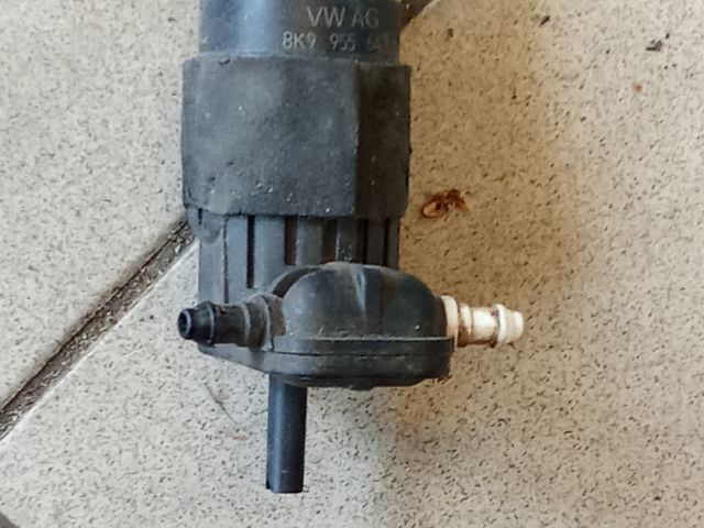 bontott AUDI A4 B8 Első Ablakmosó Szivattyú