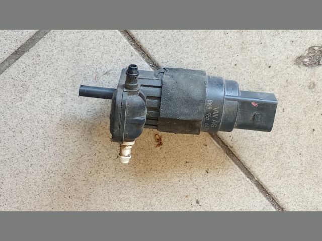 bontott AUDI A4 B8 Első Ablakmosó Szivattyú