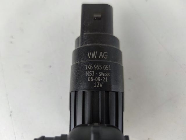 bontott AUDI A4 B8 Első Ablakmosó Szivattyú