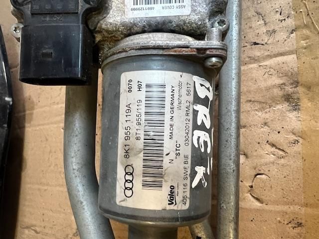 bontott AUDI A4 B8 Első Ablaktörlő Motor