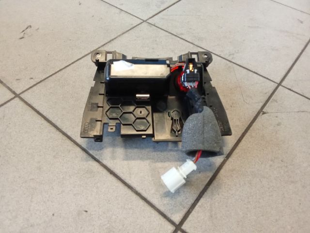 bontott AUDI A4 B8 Első Hamutartó