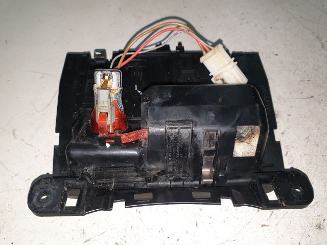 bontott AUDI A4 B8 Első Hamutartó