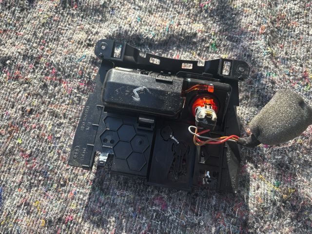 bontott AUDI A4 B8 Első Hamutartó