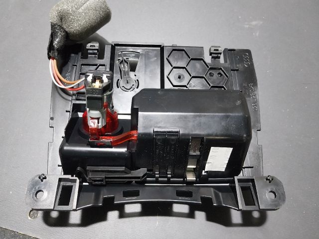 bontott AUDI A4 B8 Első Hamutartó