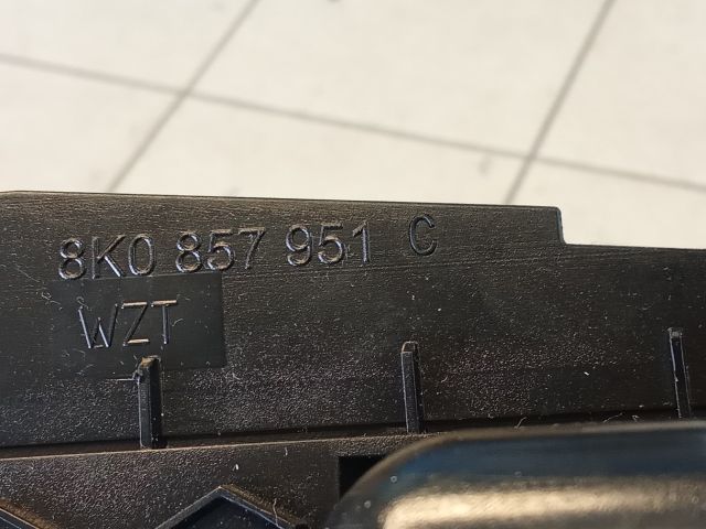 bontott AUDI A4 B8 Első Hamutartó