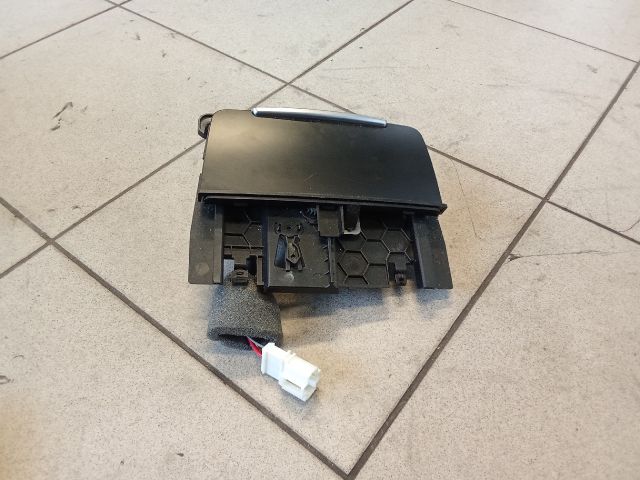 bontott AUDI A4 B8 Első Hamutartó