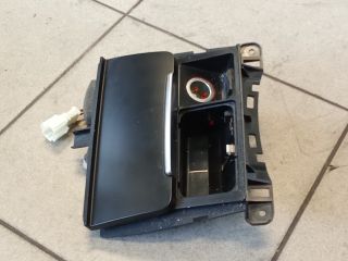 bontott AUDI A4 B8 Első Hamutartó