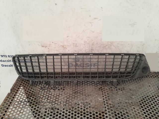 bontott AUDI A4 B8 Első Lökhárító Alsó Középső Díszrács