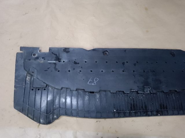 bontott AUDI A4 B8 Első Lökhárító Alsó (Műanyag)