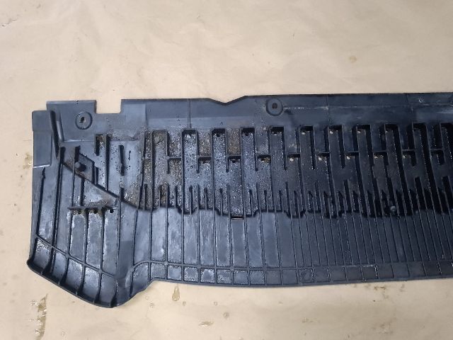 bontott AUDI A4 B8 Első Lökhárító Alsó (Műanyag)