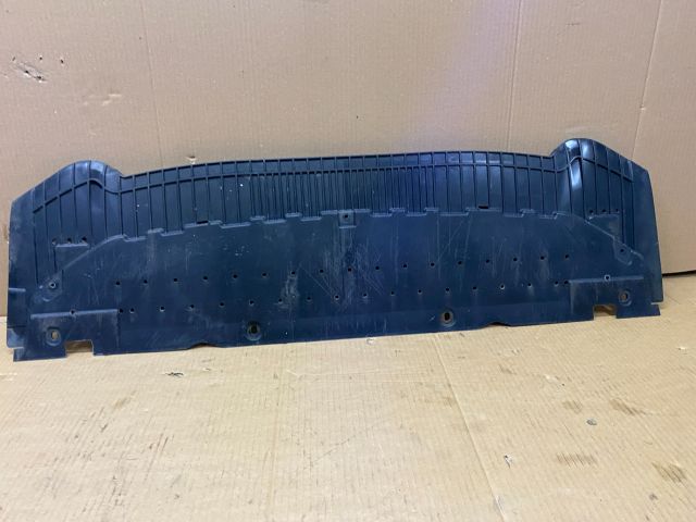 bontott AUDI A4 B8 Első Lökhárító Alsó (Műanyag)