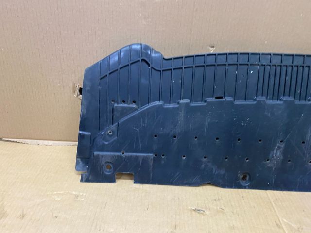 bontott AUDI A4 B8 Első Lökhárító Alsó (Műanyag)