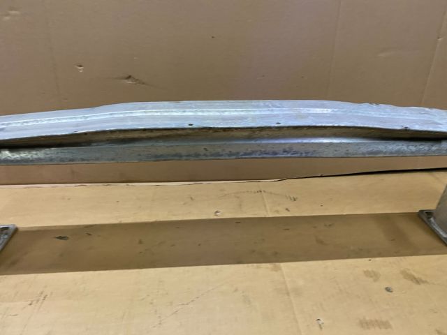 bontott AUDI A4 B8 Első Lökhárító Merevítő (Fém)