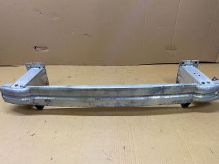 bontott AUDI A4 B8 Első Lökhárító Merevítő (Fém)