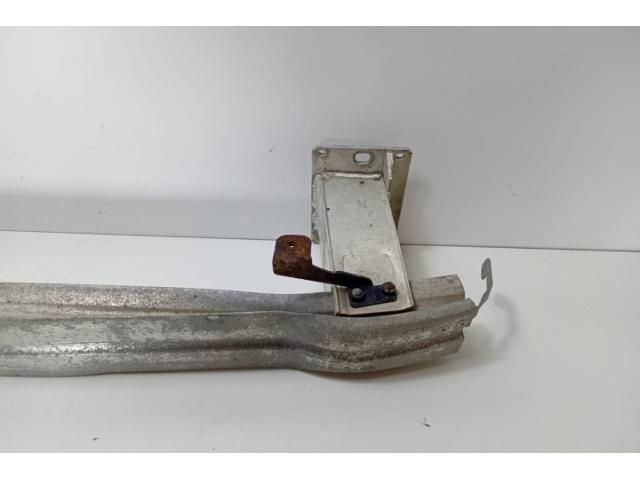 bontott AUDI A4 B8 Első Lökhárító Merevítő (Fém)