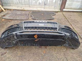 bontott AUDI A4 B8 Első Lökhárító (Részeivel)