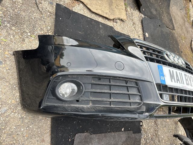 bontott AUDI A4 B8 Első Lökhárító (Részeivel)