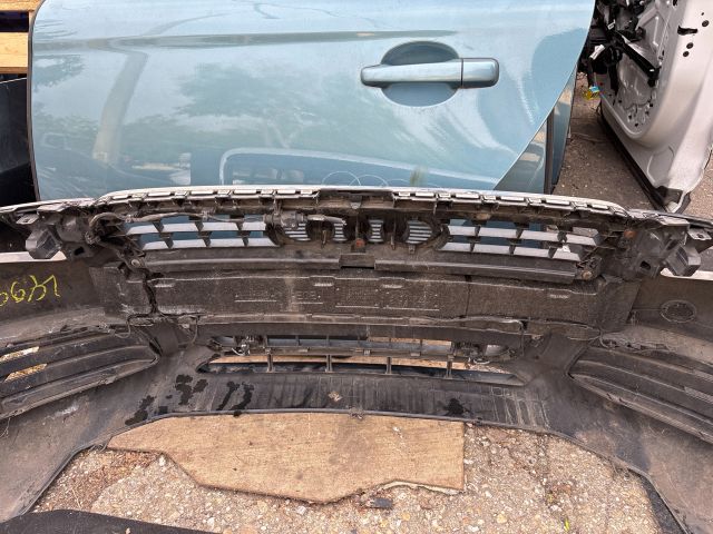 bontott AUDI A4 B8 Első Lökhárító (Részeivel)