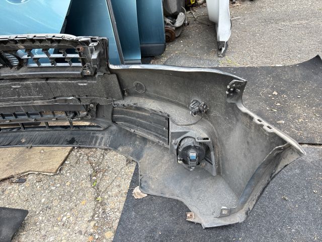 bontott AUDI A4 B8 Első Lökhárító (Részeivel)