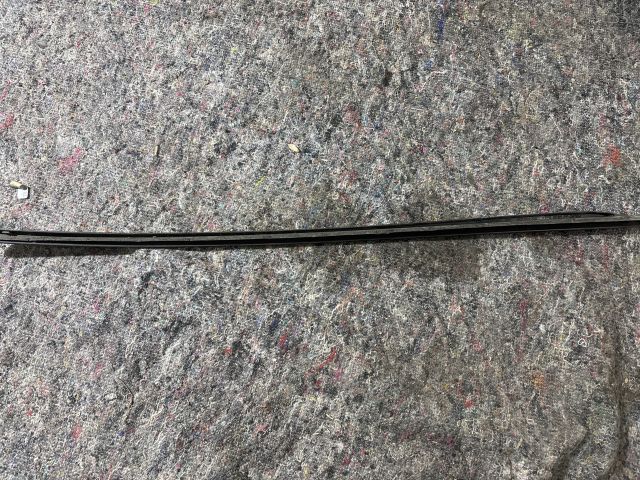 bontott AUDI A4 B8 Első Szélvédő Jobb Díszléc