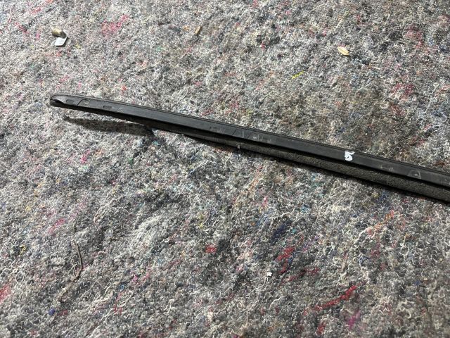 bontott AUDI A4 B8 Első Szélvédő Jobb Díszléc