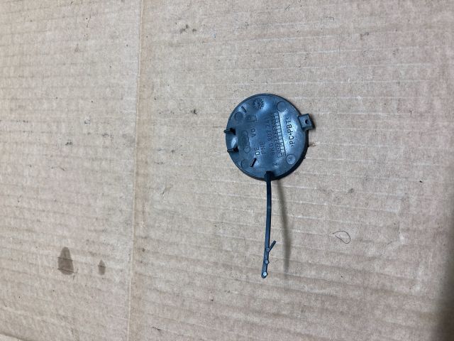 bontott AUDI A4 B8 Első Vonószem Burkolat