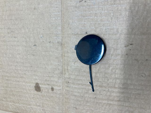 bontott AUDI A4 B8 Első Vonószem Burkolat